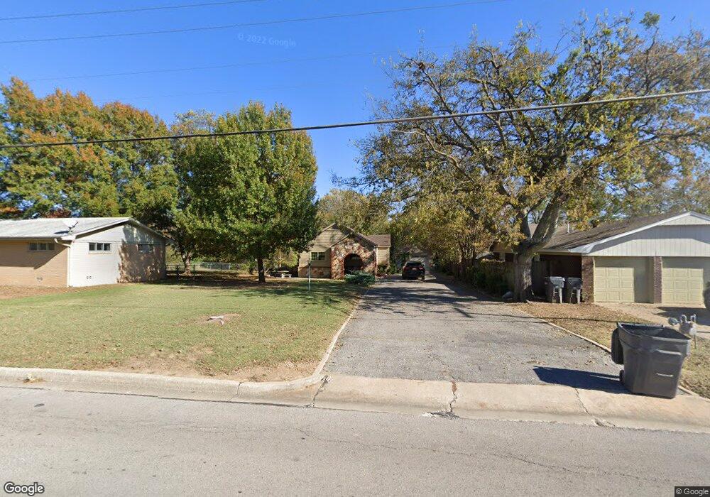 1110 Sunset Dr SW, Ardmore, OK 73401 - photo 1