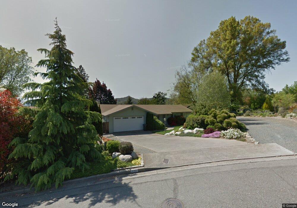 722 NE Elida Dr, Grants Pass, OR 97526 - photo 1