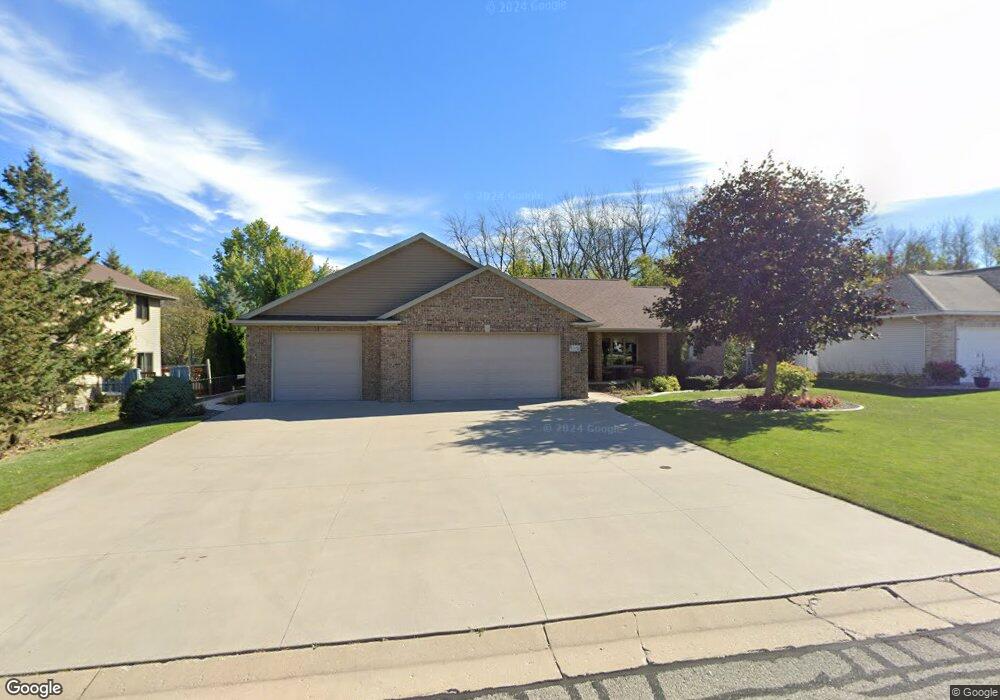 N9446 Logan Ln, Appleton, WI 54915 - photo 1