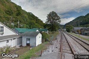 30 Pine St, Logan, WV 25601