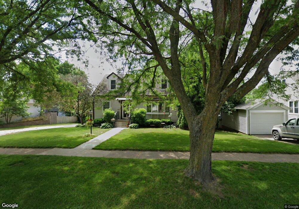 516 W 18th St, Cedar Falls, IA 50613 - photo 1