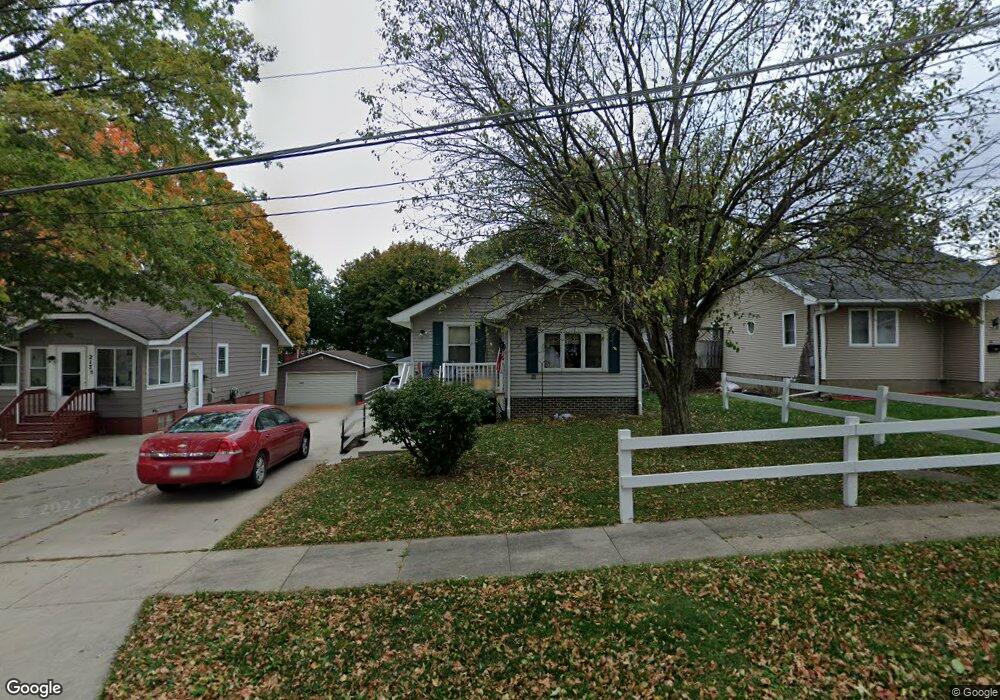 215 W 10th St S, Newton, IA 50208 - photo 1