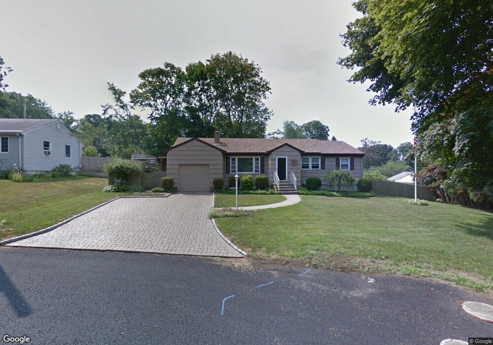 7 Concord Dr, Middletown, RI 02842 - photo 1