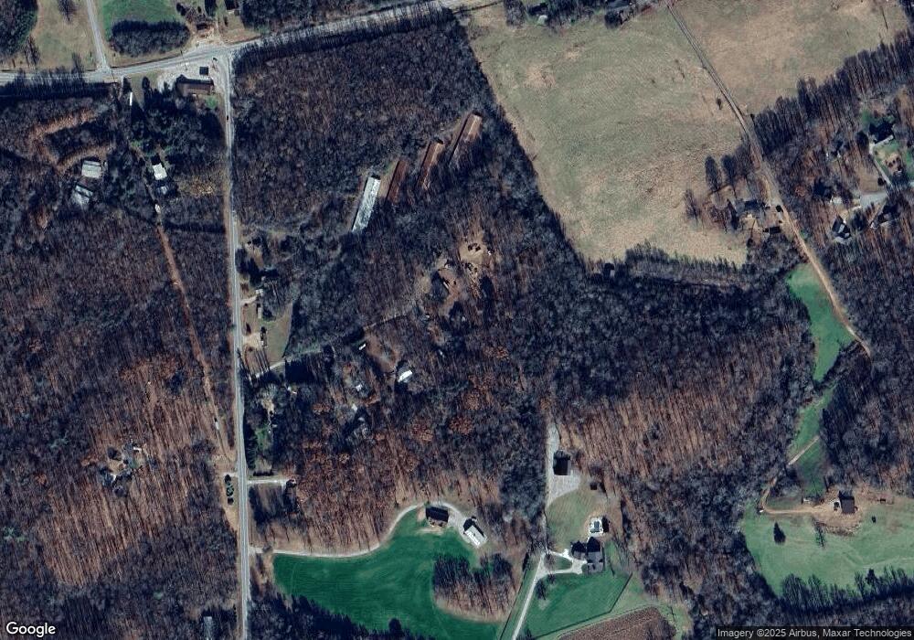 320 Grasshopper Place Ln, Clarkesville, GA 30523 - photo 1