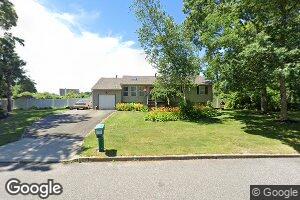 12 Christine Ln, Yaphank, NY 11980
