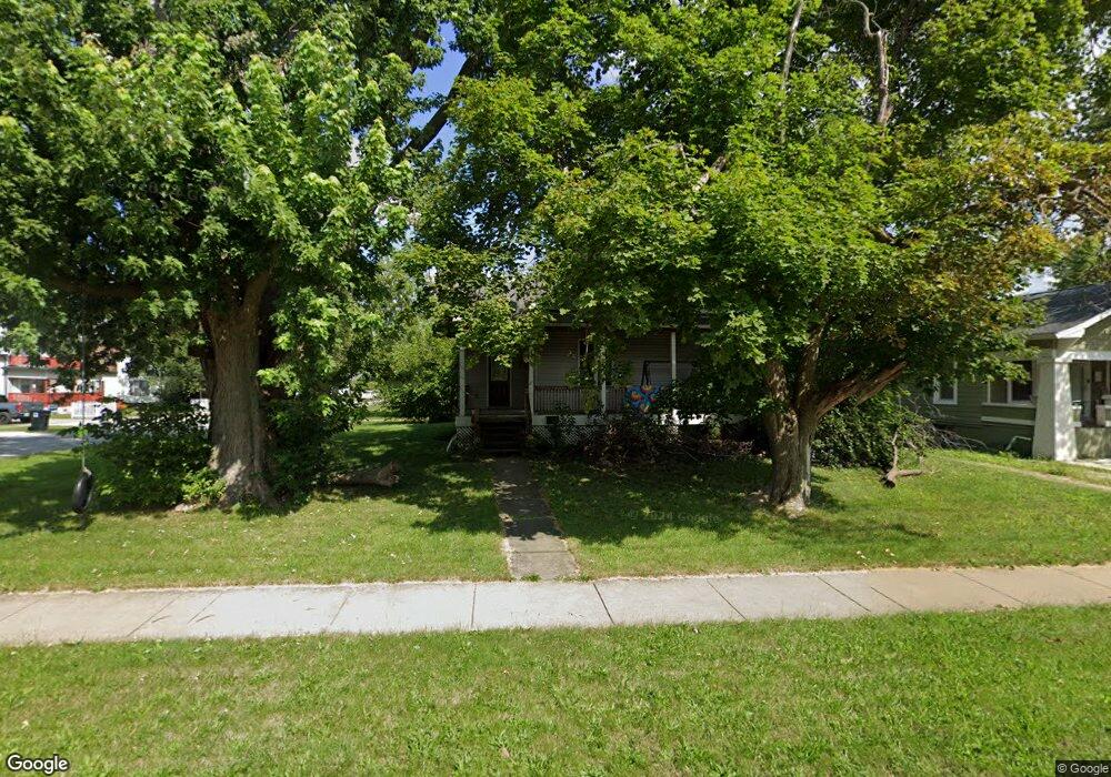 511 N Niles Ave, Tuscola, IL 61953 - photo 1