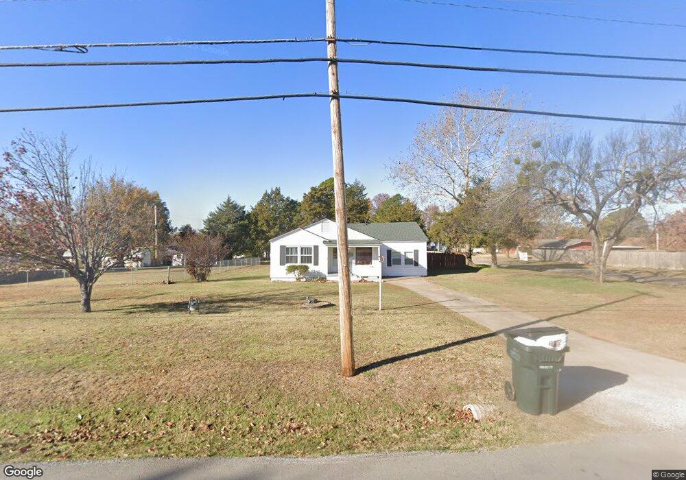 1011 N 5th St, Henryetta, OK 74437 - photo 1