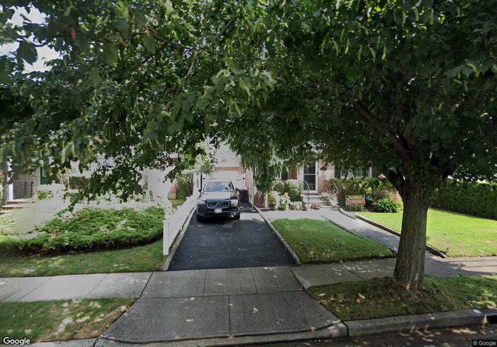 1090 Cathedral Ave, Franklin Square, NY 11010 - photo 1