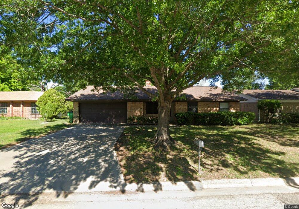 1014 Kent Dr, Gainesville, TX 76240 - photo 1