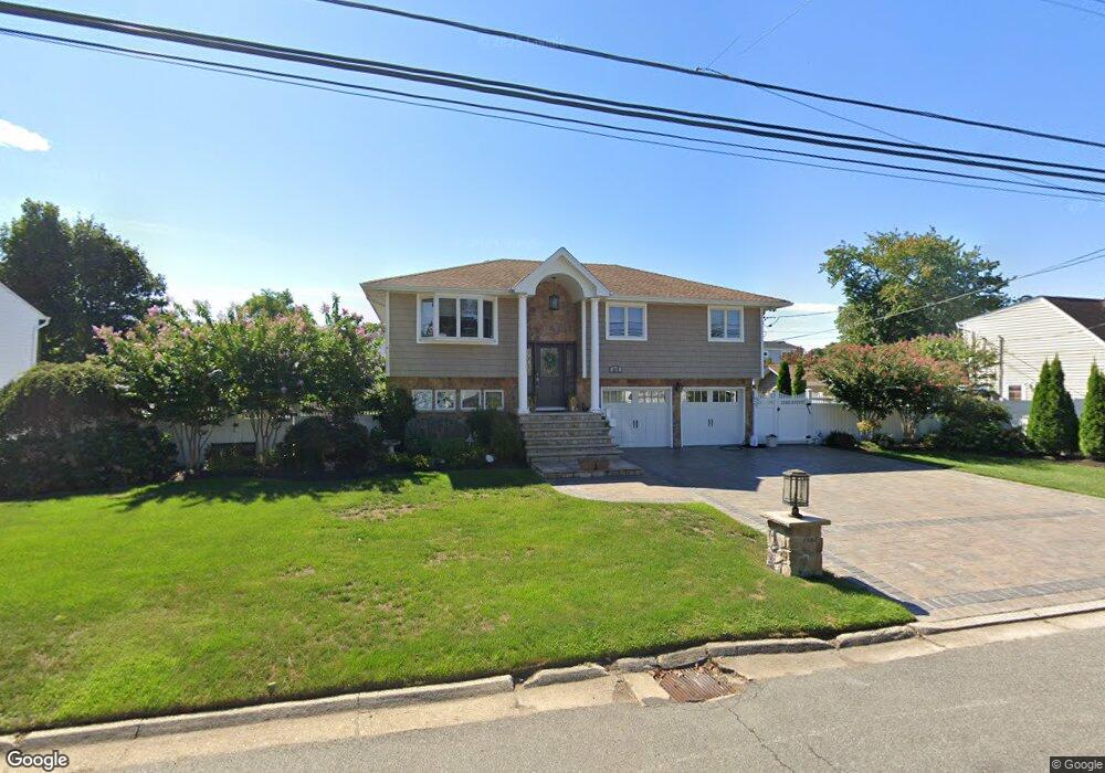 611 10th St, West Babylon, NY 11704 - photo 1