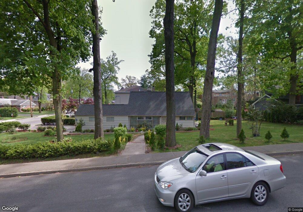 150 Riveredge Rd, Tenafly, NJ 07670 - photo 1