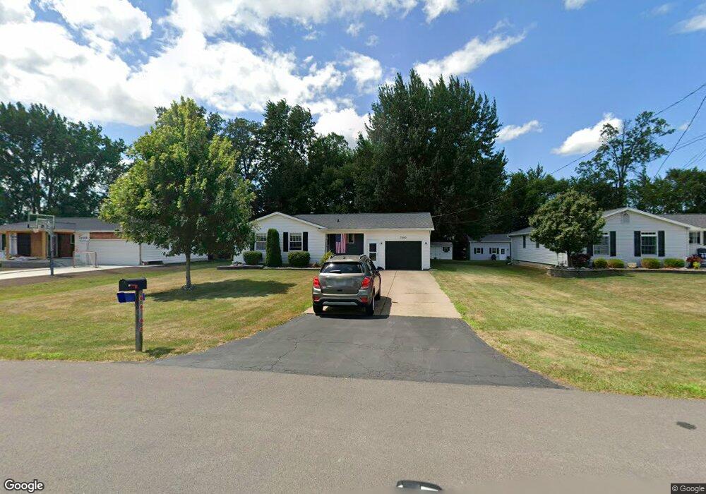 7282 Nickett Dr, North Tonawanda, NY 14120 - photo 1