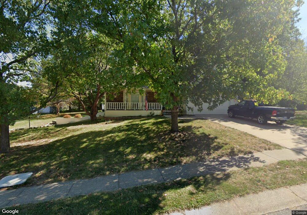 711 Finch St, Raymore, MO 64083 - photo 1
