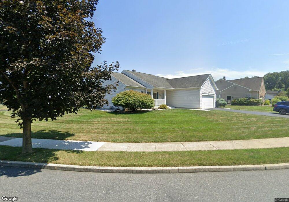 1119 Foxview Dr, Bethlehem, PA 18017 - photo 1