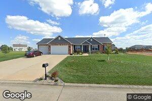 4108 Summer Oak Dr, Smithton, IL 62285