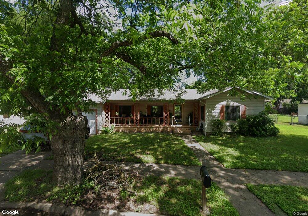 822 Featherston St, Cleburne, TX 76033 - photo 1