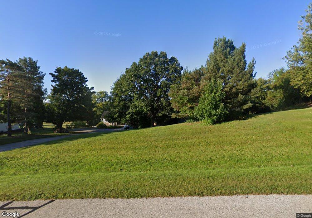 S16W32205 High Meadow Cir, Delafield, WI 53018 - photo 1