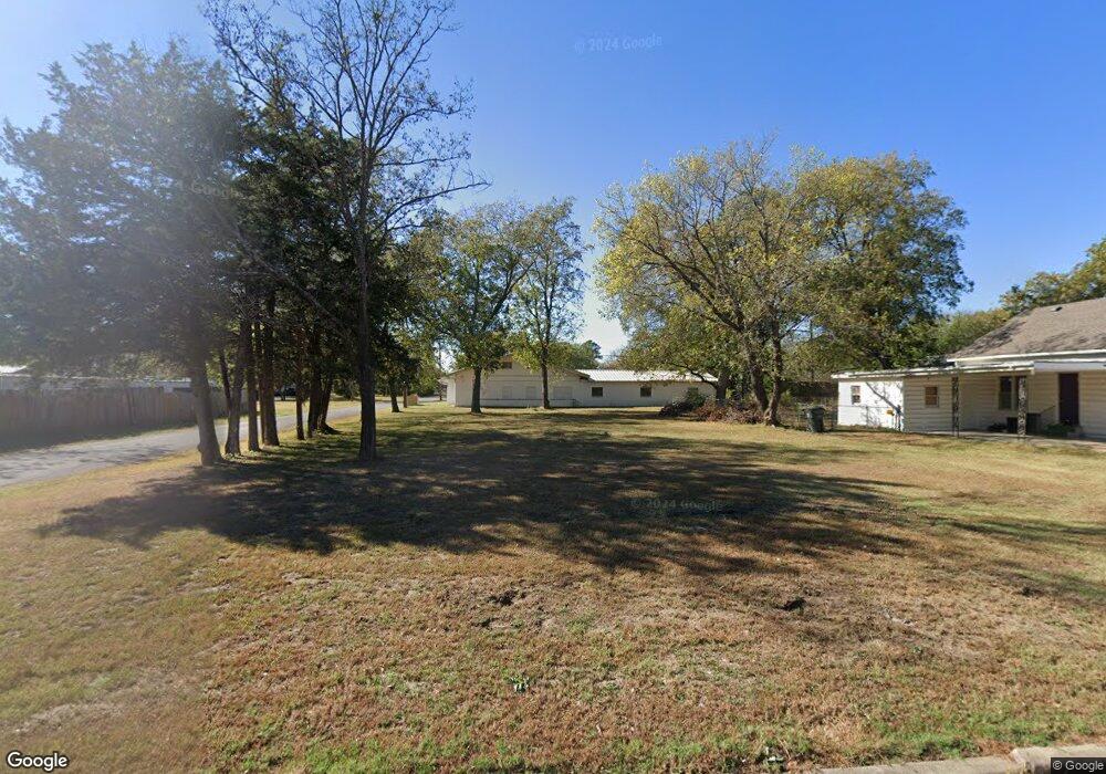 1202 N Collins Ave, Okmulgee, OK 74447 - photo 1
