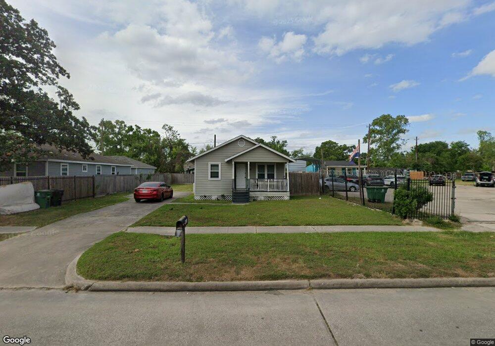 980 N Victory Dr, Houston, TX 77088 - photo 1