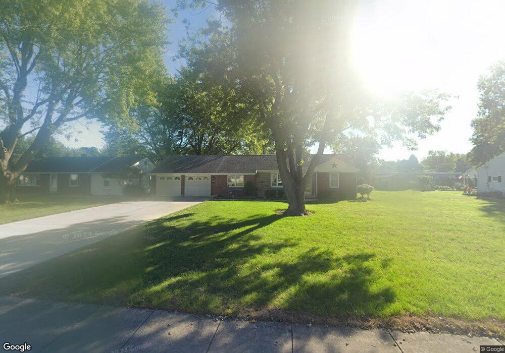 512 S Wentz St, Wapakoneta, OH 45895 - photo 1