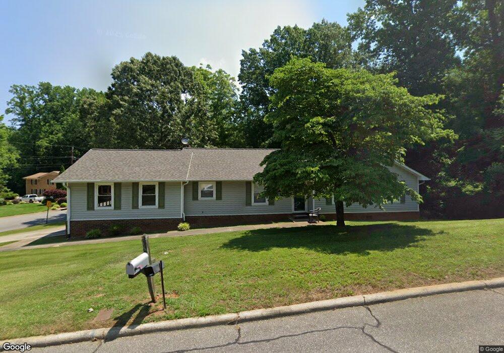 424 Holland Dr, Statesville, NC 28677 - photo 1