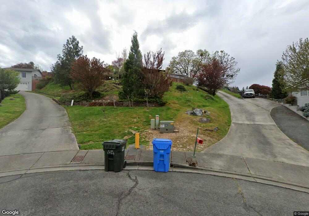 1762 Patriot Ln, Grants Pass, OR 97527 - photo 1