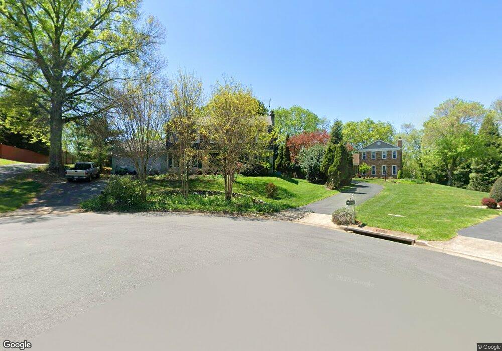 9833 Fosbak Dr, Vienna, VA 22182 - photo 1