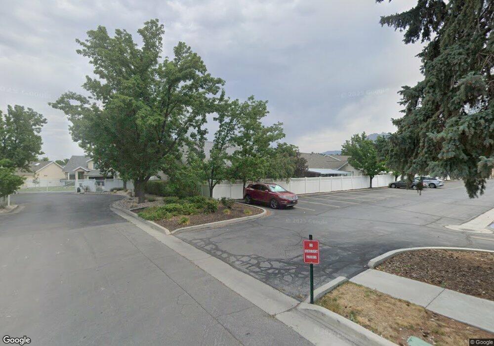 586 E Villager Ln, Midvale, UT 84047 - photo 1