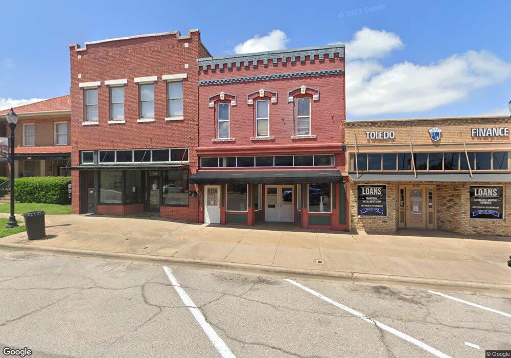 609 W Main St unit Front Unit, Denison, TX 75020 - photo 1