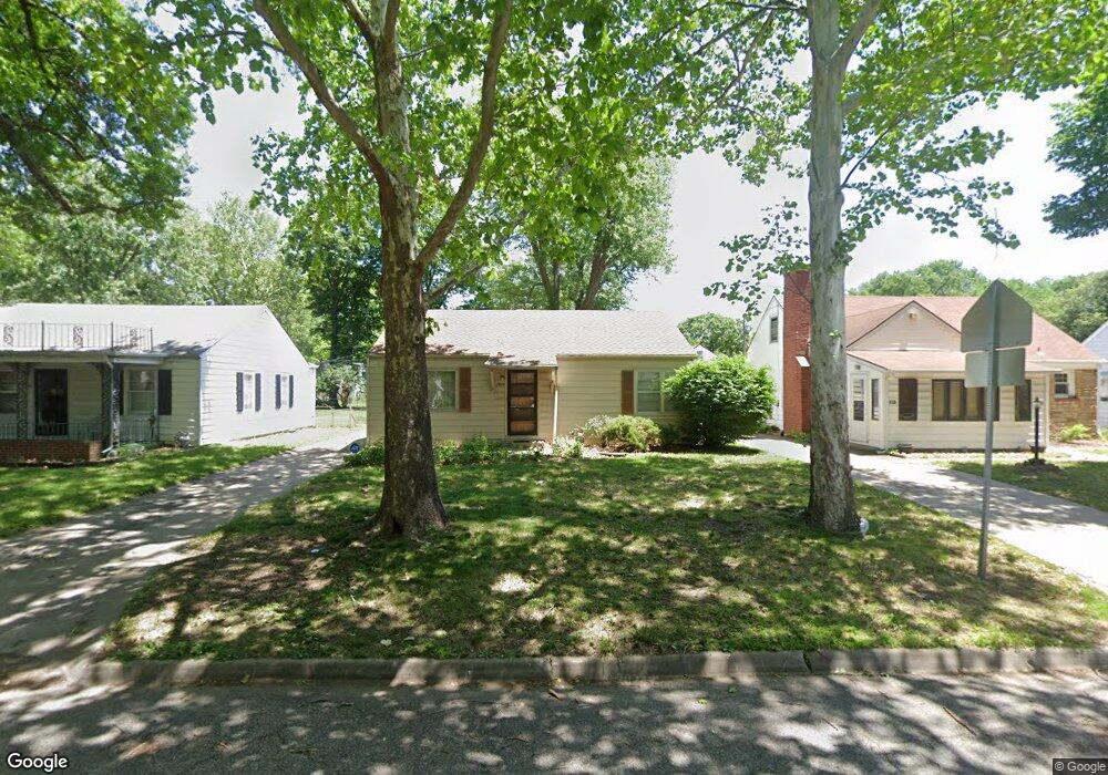 1928 SW Bowman Ct, Topeka, KS 66604 - photo 1