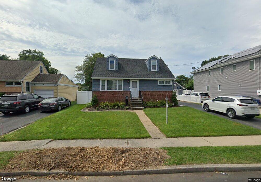 333 Linden St, Bellmore, NY 11710 - photo 1