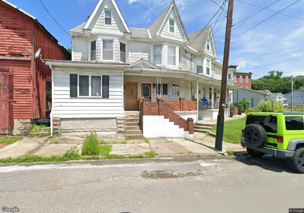 317 W Rowe St, Tamaqua, PA 18252 - photo 1