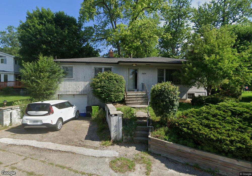 7654 Locklin, West Bloomfield, MI 48324 - photo 1