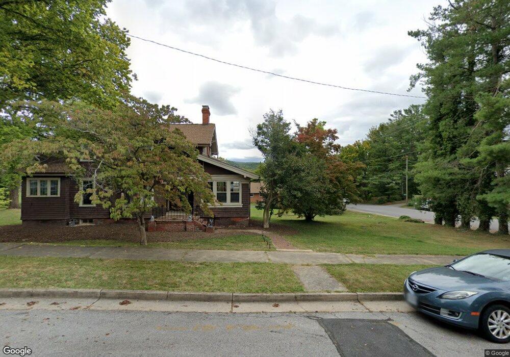 564 Maple Ave, Waynesboro, VA 22980 - photo 1