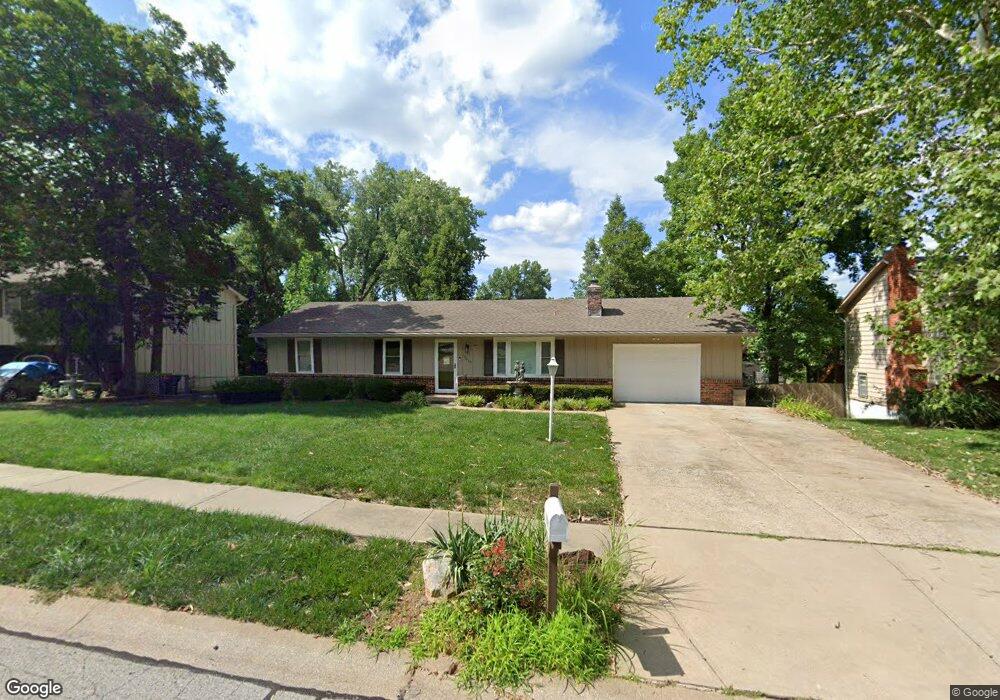 10020 W 52nd Terrace, Shawnee, KS 66203 - photo 1