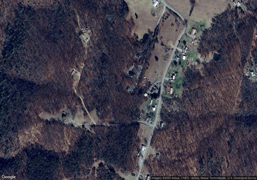 212 Sawmill Ln, Berkeley Springs, WV 25411 - photo 1