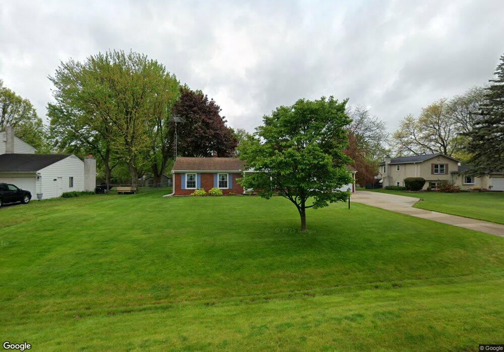 5327 Mapletree Dr, Flint, MI 48532 - photo 1