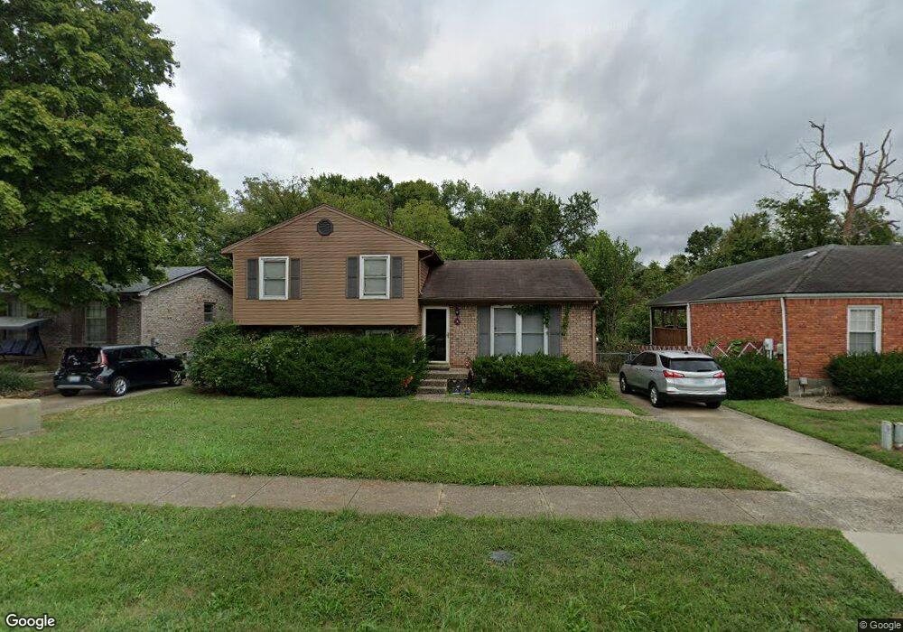 8415 Roseborough Rd, Louisville, KY 40228 - photo 1
