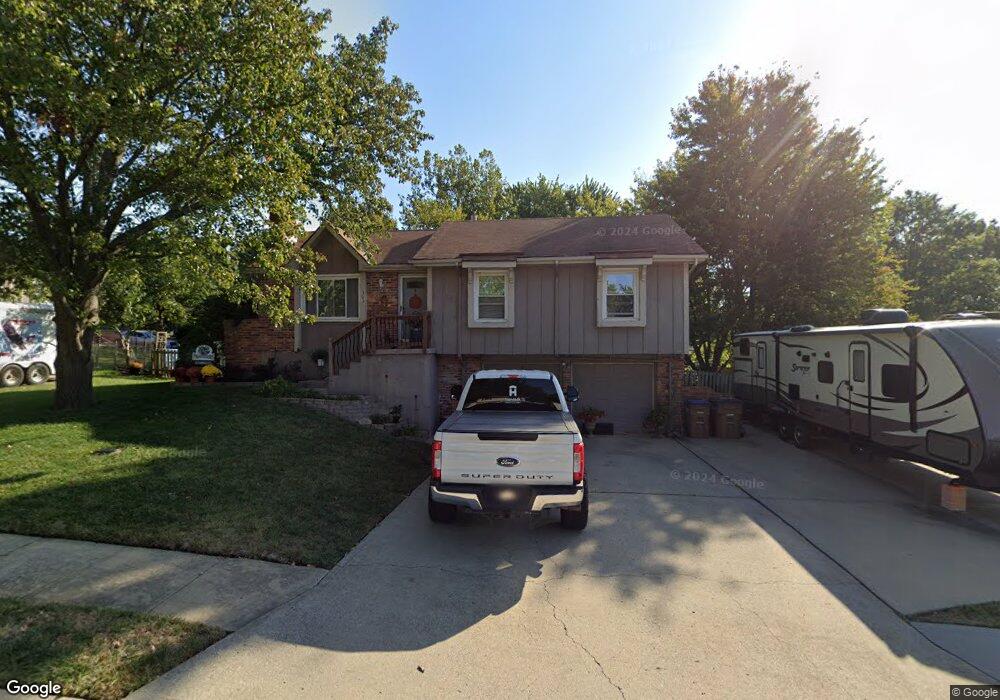 303 N Huntsman Blvd, Raymore, MO 64083 - photo 1