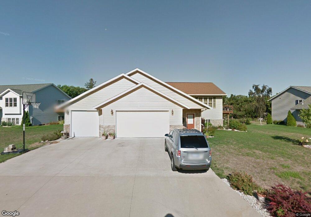 121 Waterford Cir, Winona, MN 55987 - photo 1