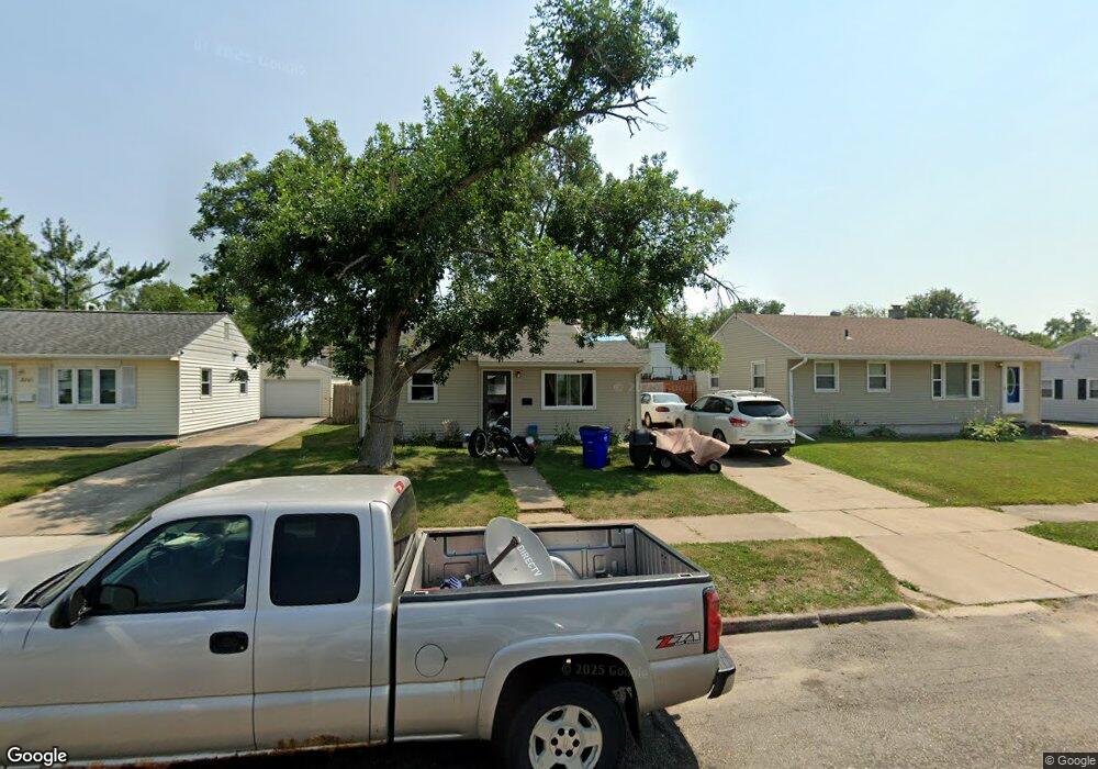 2207 Reynolds Ave SW, Cedar Rapids, IA 52404 - photo 1