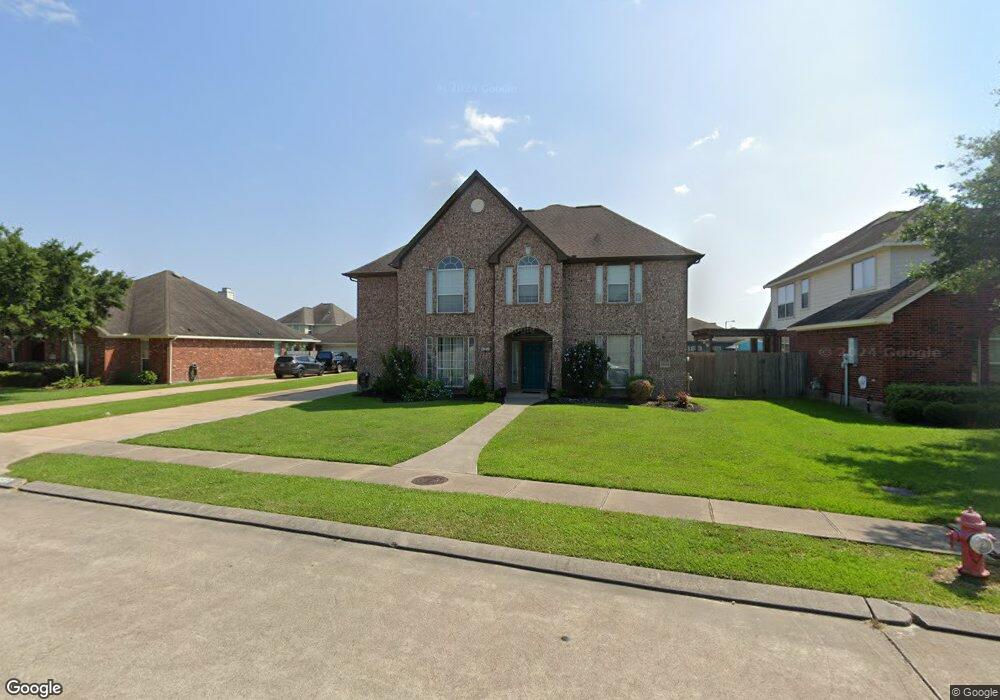 1058 Jennifer St, Alvin, TX 77511 - photo 1