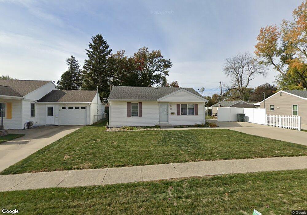 601 E 25th St S, Newton, IA 50208 - photo 1