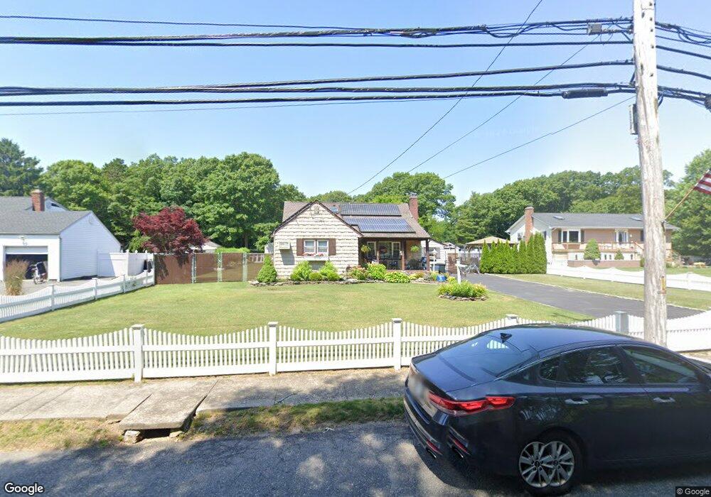 798 Sylvan Ave, Bayport, NY 11705 - photo 1