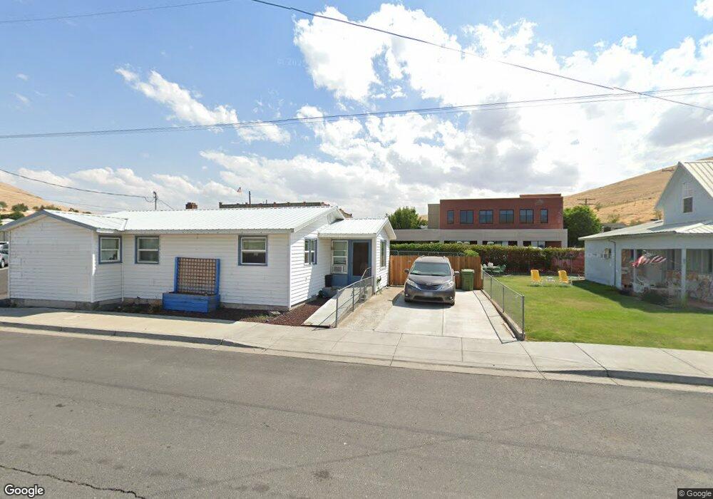 160 W Center St, Heppner, OR 97836 - photo 1