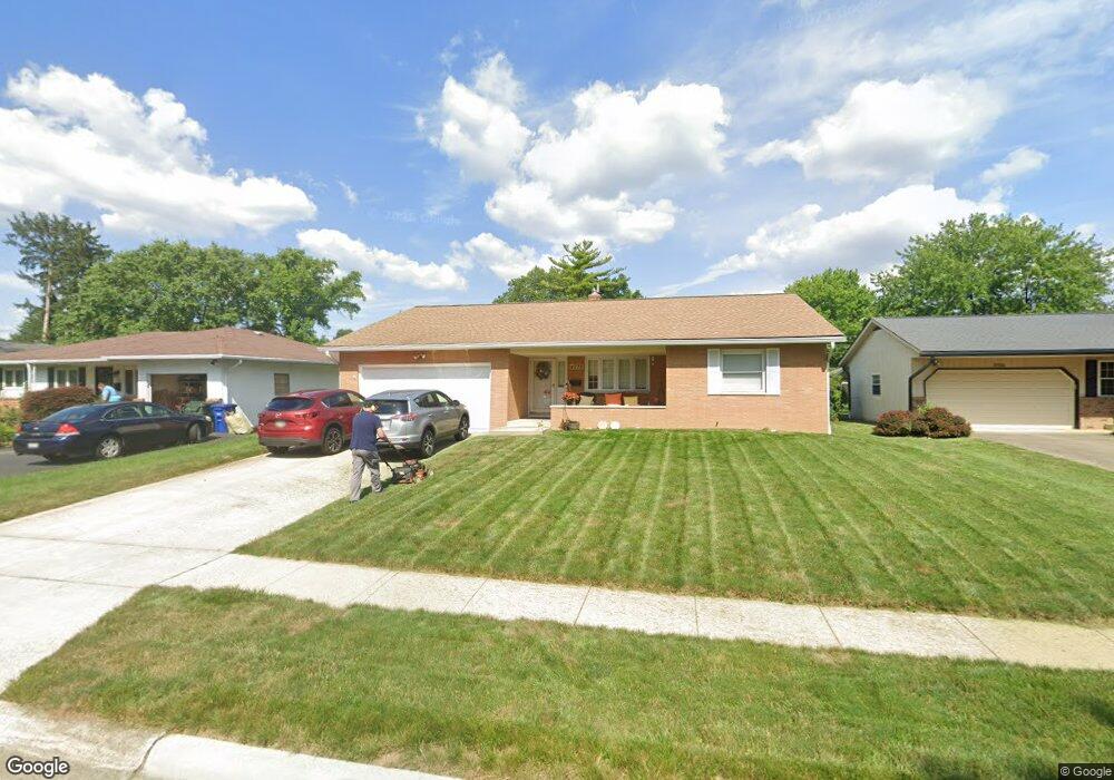 4772 Esterbrook Rd, Columbus, OH 43229 - photo 1