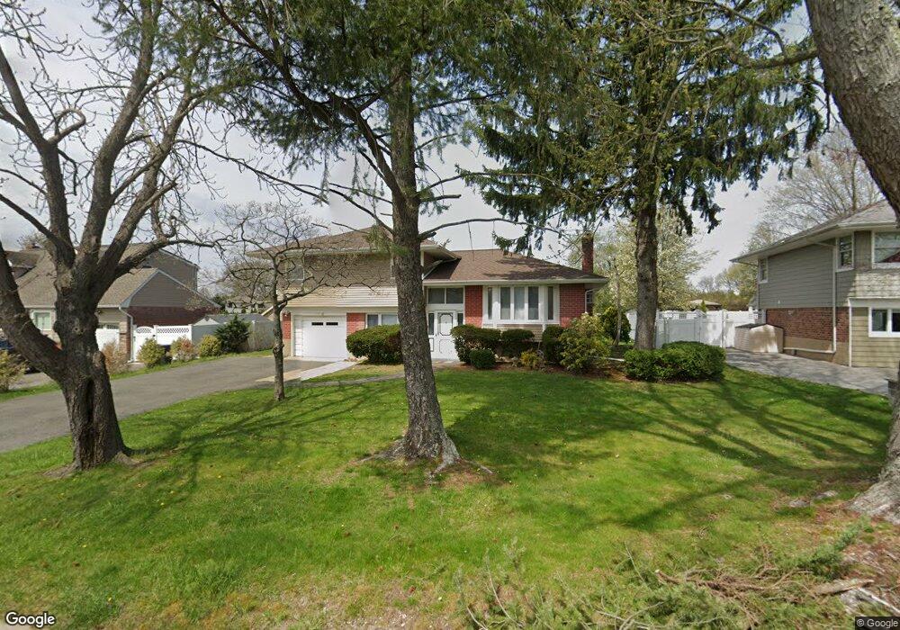 42 Ruth Blvd, ComMacK, NY 11725 - photo 1