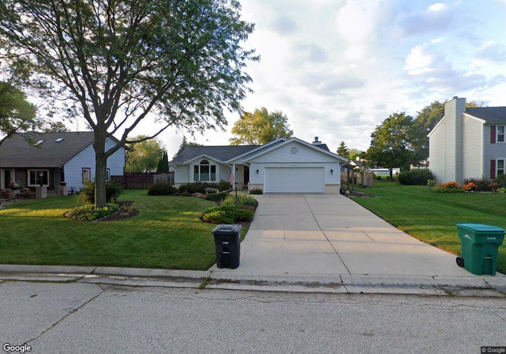 N79W15417 Goldenrod Dr, Menomonee Falls, WI 53051 - photo 1