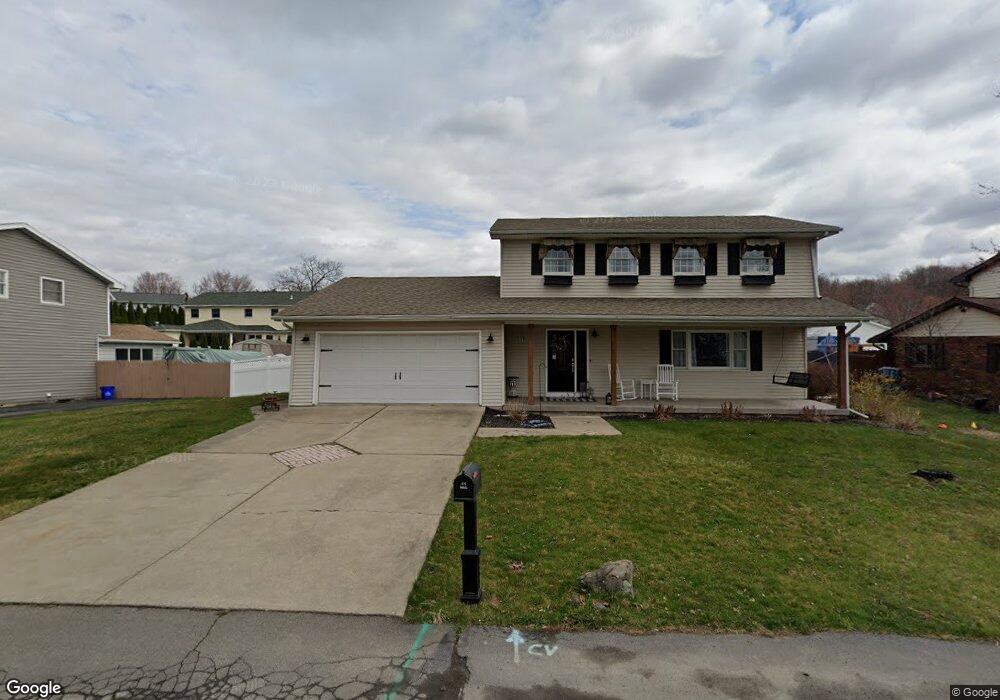 1337 Hampton Dr, Archbald, PA 18403 - photo 1