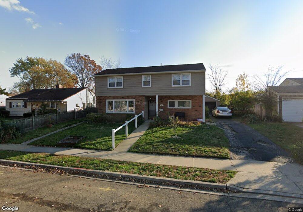 10 Sunnybrook Dr, Oceanside, NY 11572 - photo 1